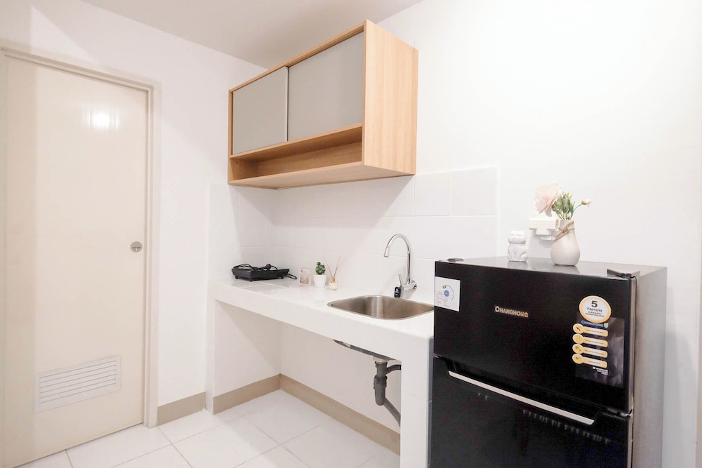 Basic 2Br Apartment Near Tokyo Hub At Tokyo Riverside Pik 2