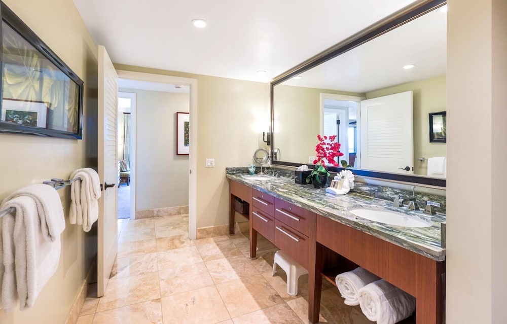 Honua Kai Hokulani 3 Free Rental Cars KBM Resorts Most Stunning Views 3 Units, 7 Bedrooms Ml-1946