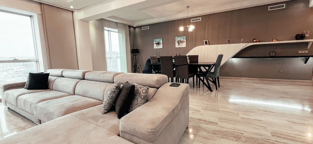 DELUXE MIRAFLORES DUPLEX