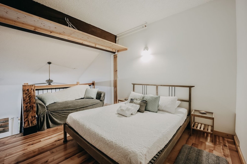 Glacier Mt Baker Lodging