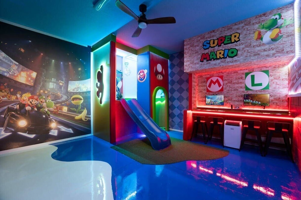 Paradiso Grande 5BR Home w Pool, Mario Game Room