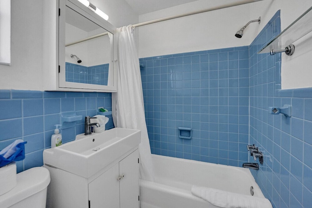 Desoto 2 Bedrooms First Floor
