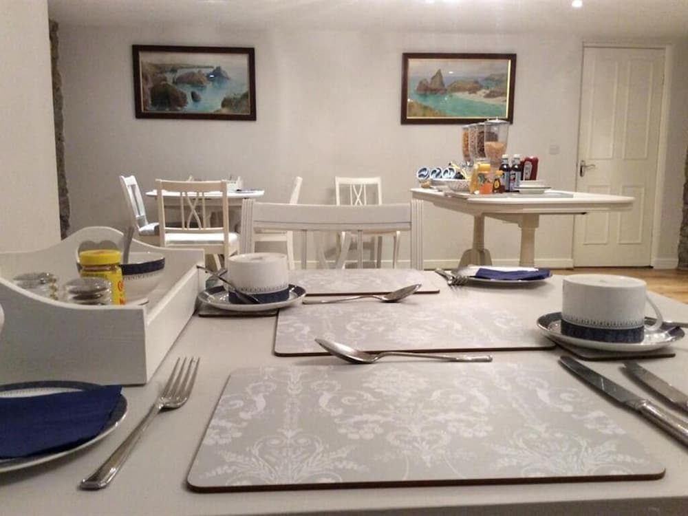 Tregaddra Farmhouse B&B