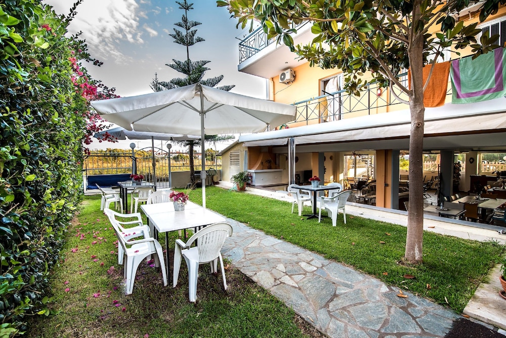 Faros Apartments
