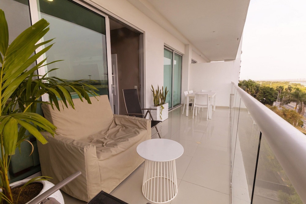 Condominio frente al mar  Morros Epic.