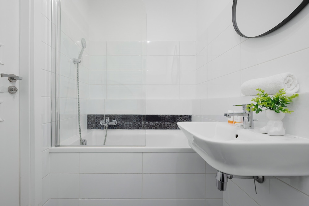Studio Near The PGE Stadium by Renters