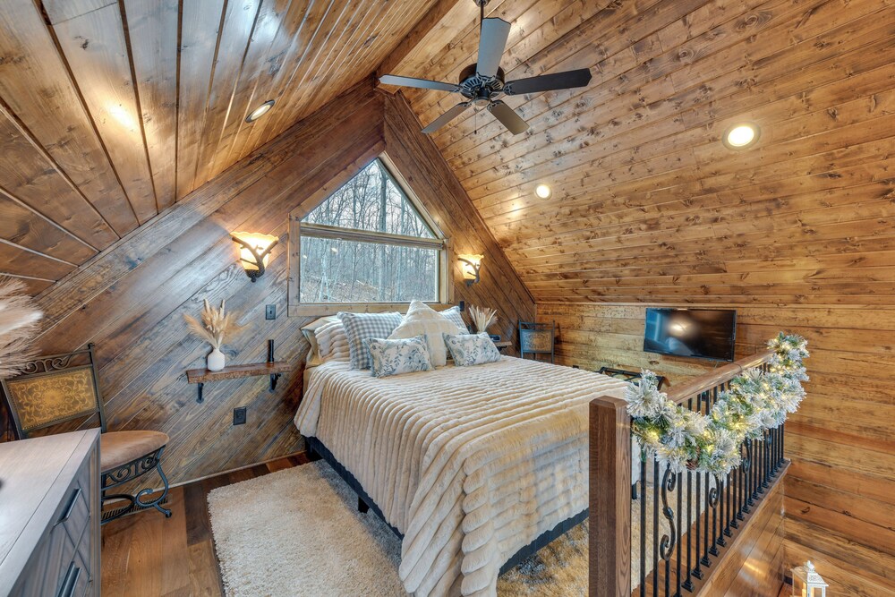 Couple's Getaway in Stoney Creek at Wintergreen!
