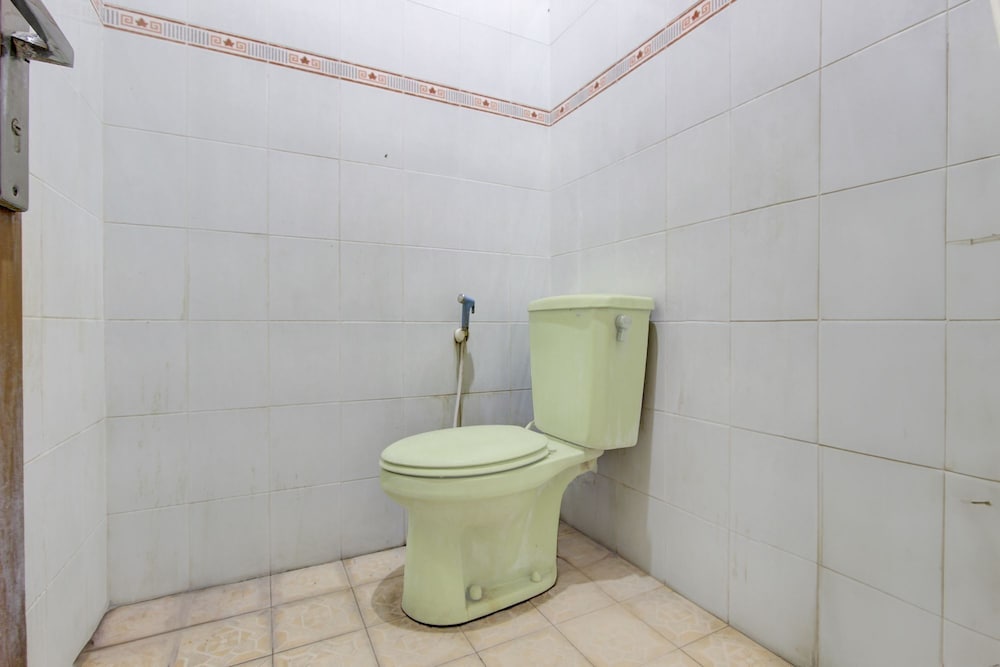 Hotel O Solo near RS JIH Solo formerly Azifa Inn