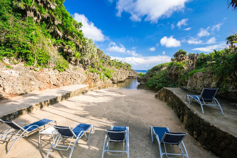 Keyhole Bay 4 3