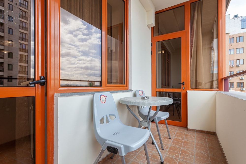 Stay Inn on Buzand 13