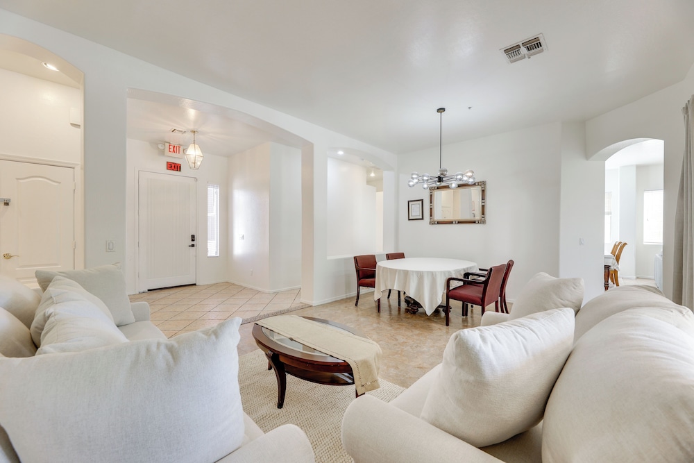 3 Mi to Santan Village: Home w/ Covered Patio