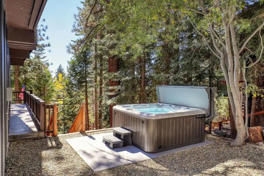 Bear Lodge