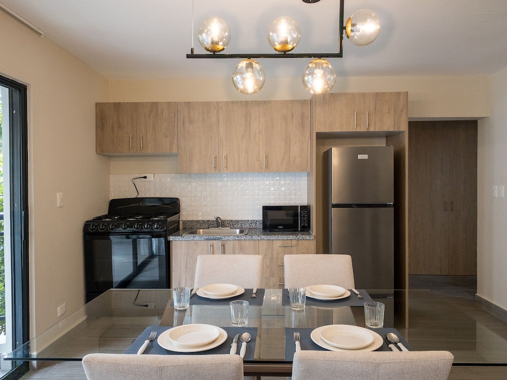 Plaza Colonial Residence By YellowKey