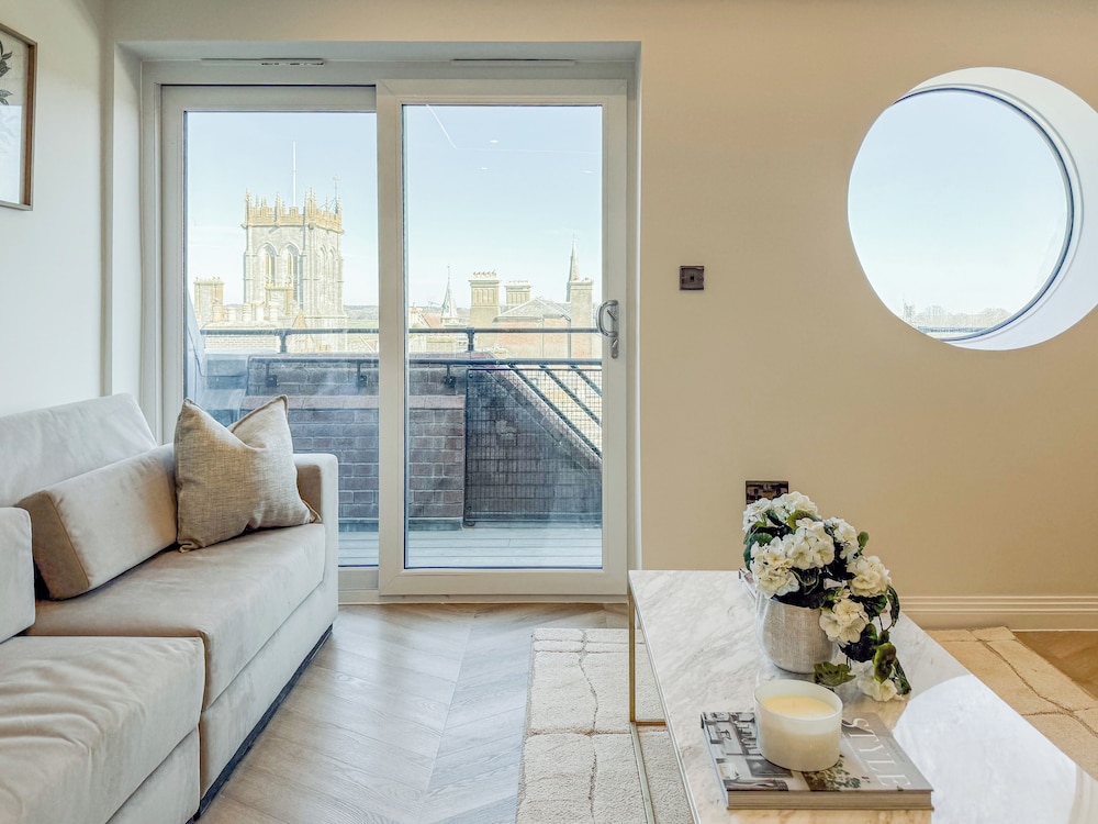 1 Bed Flat - Sleeps 2 - Parking - Wifi
