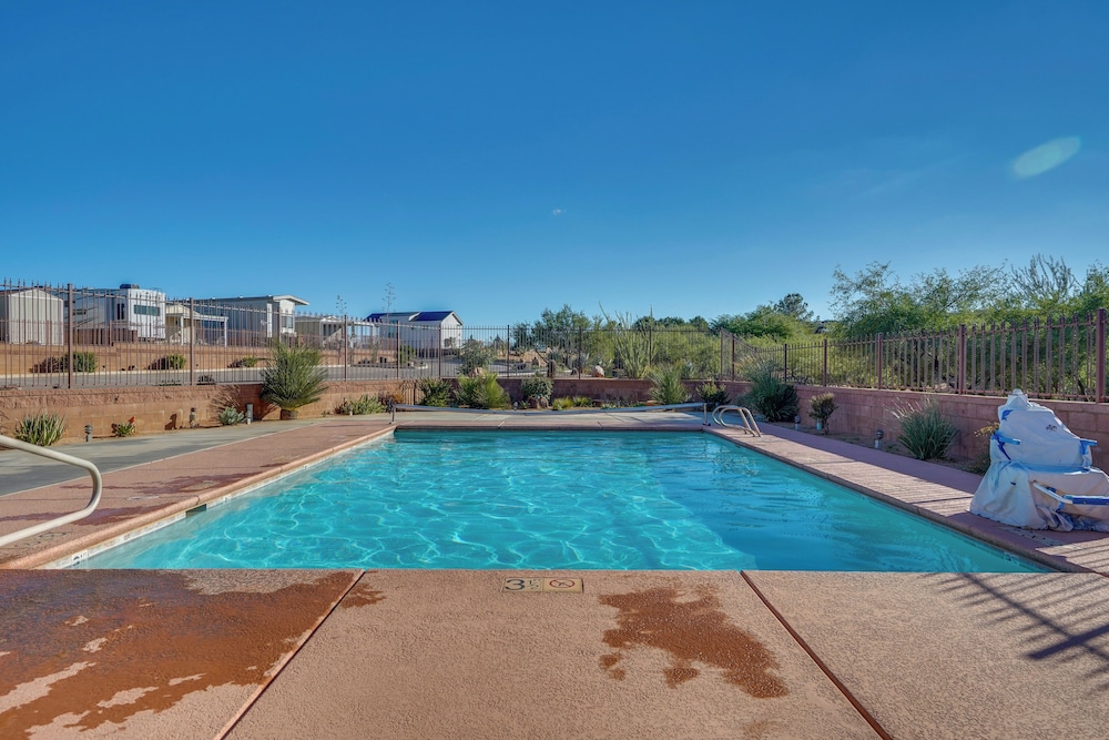 55-plus Desert Oasis in Benson w/ Mountain Views