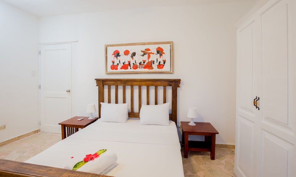 Los Corales Beach Village
