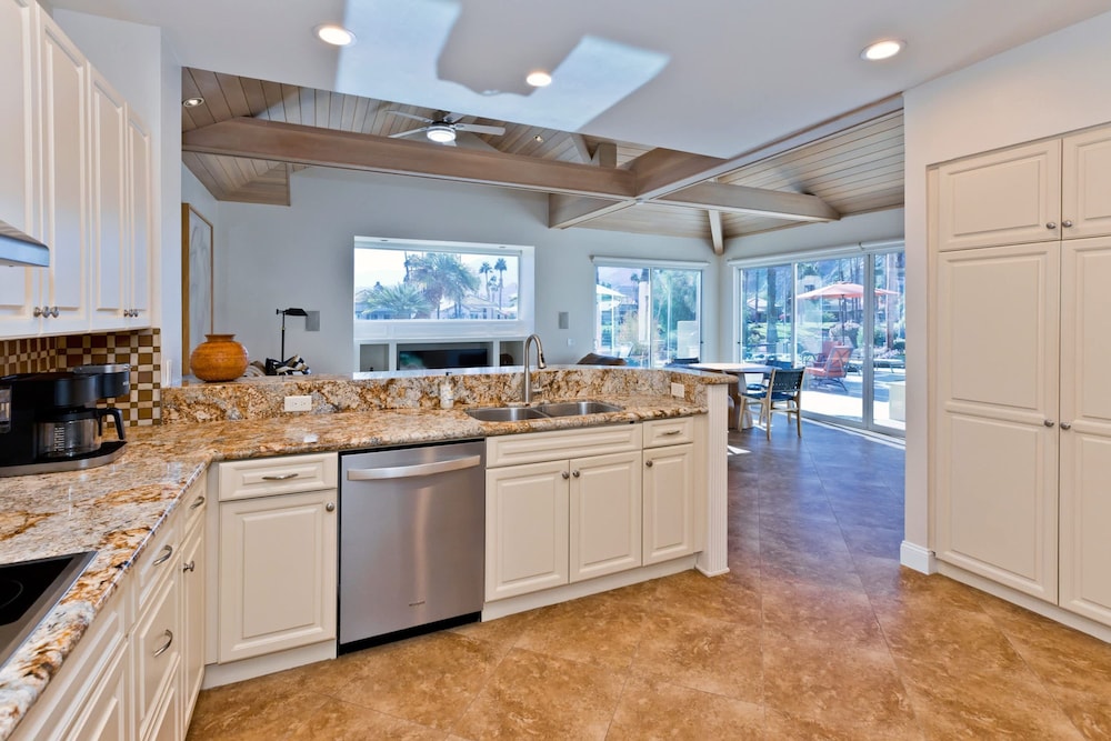 Casa Del Rio Luxe 3BR w Pool Spa Lake Views
