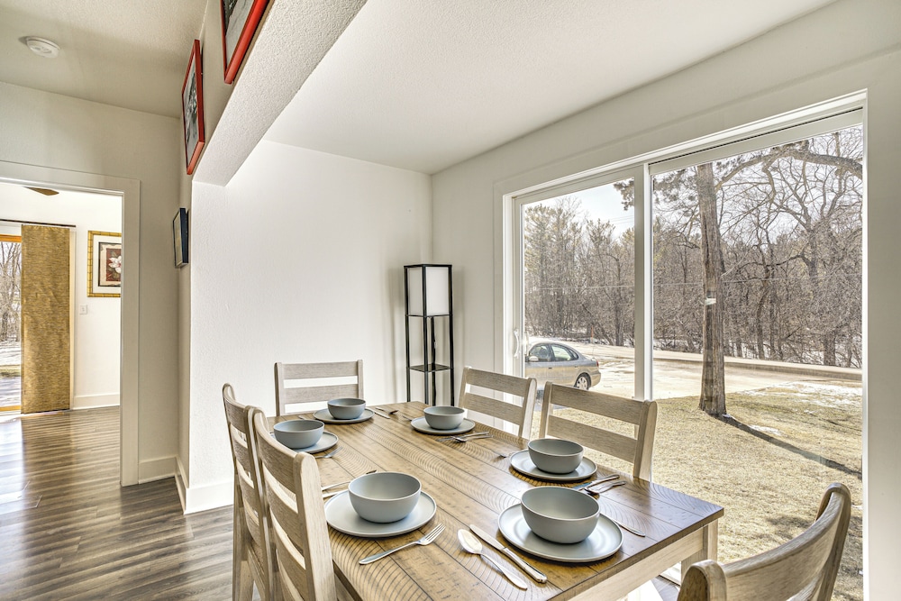 2 Mi to Road America: Pet-friendly Duplex!