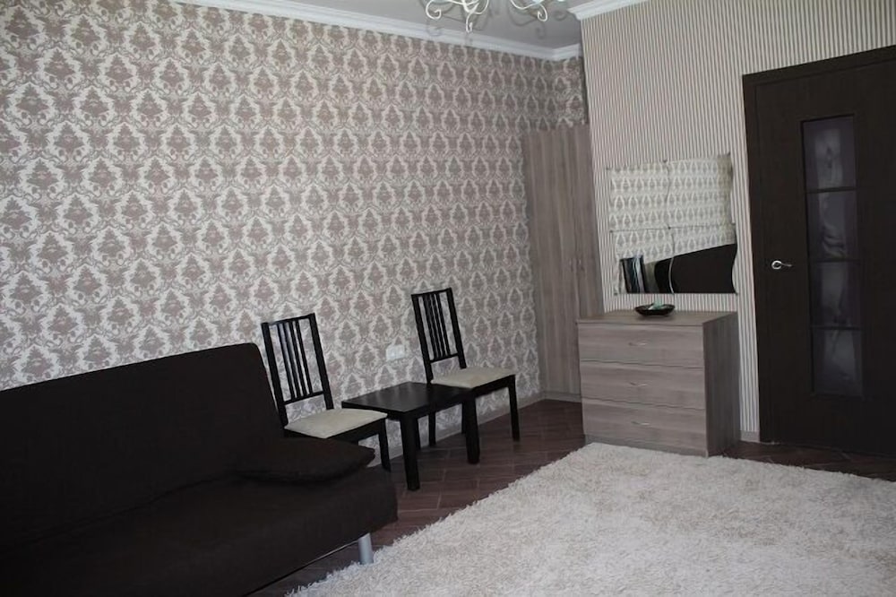 V Gostyah U Julii Guest House