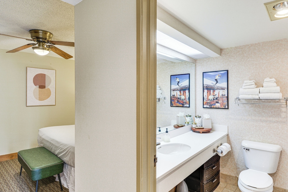 Crested Butte Studio w/ Hot Tub: Walk to Slopes!