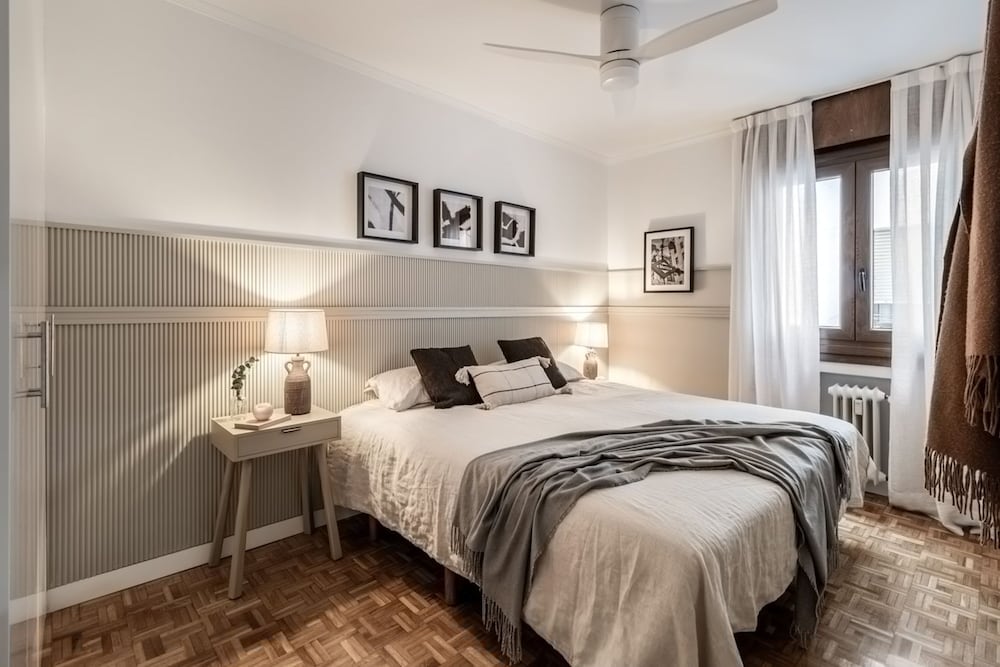 Movida - 2 Bedroom and Pool in Chamber