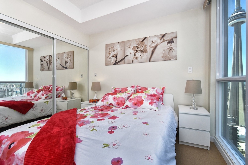 Applewood Suites - Luxury Condo - Image 2