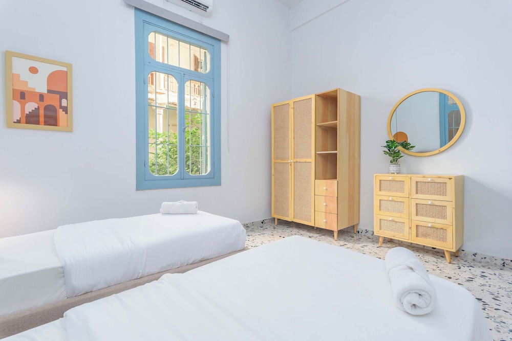 Flame 3-Bedroom Apartment in Mar Mikhael