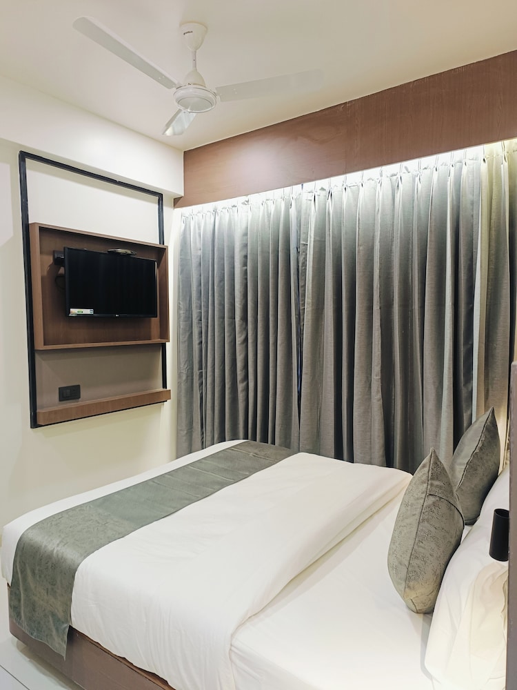 Hotel Maskan Surat