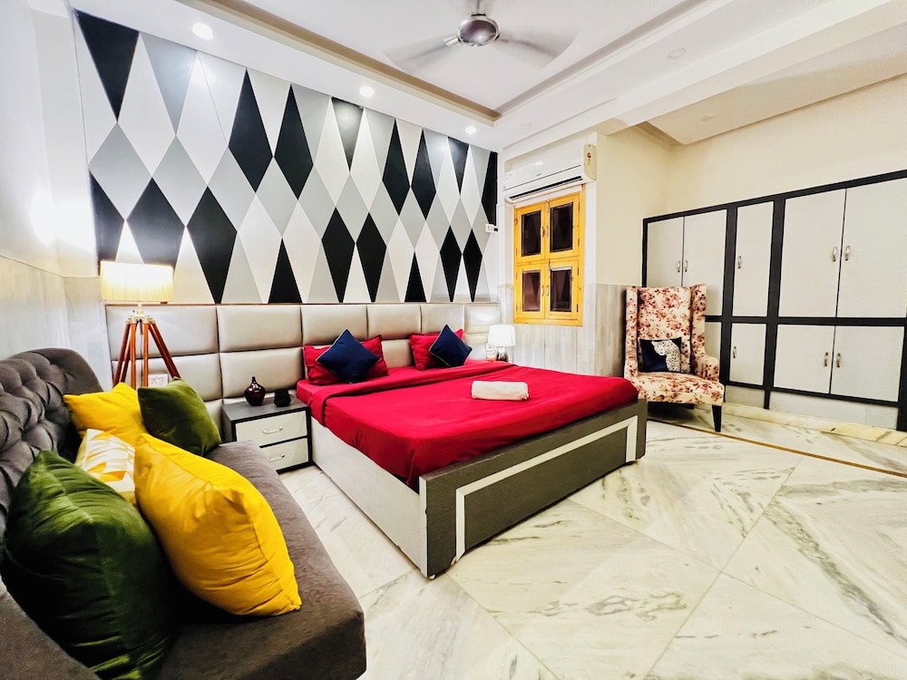 Divine Inn Hotel Rajouri Gardan