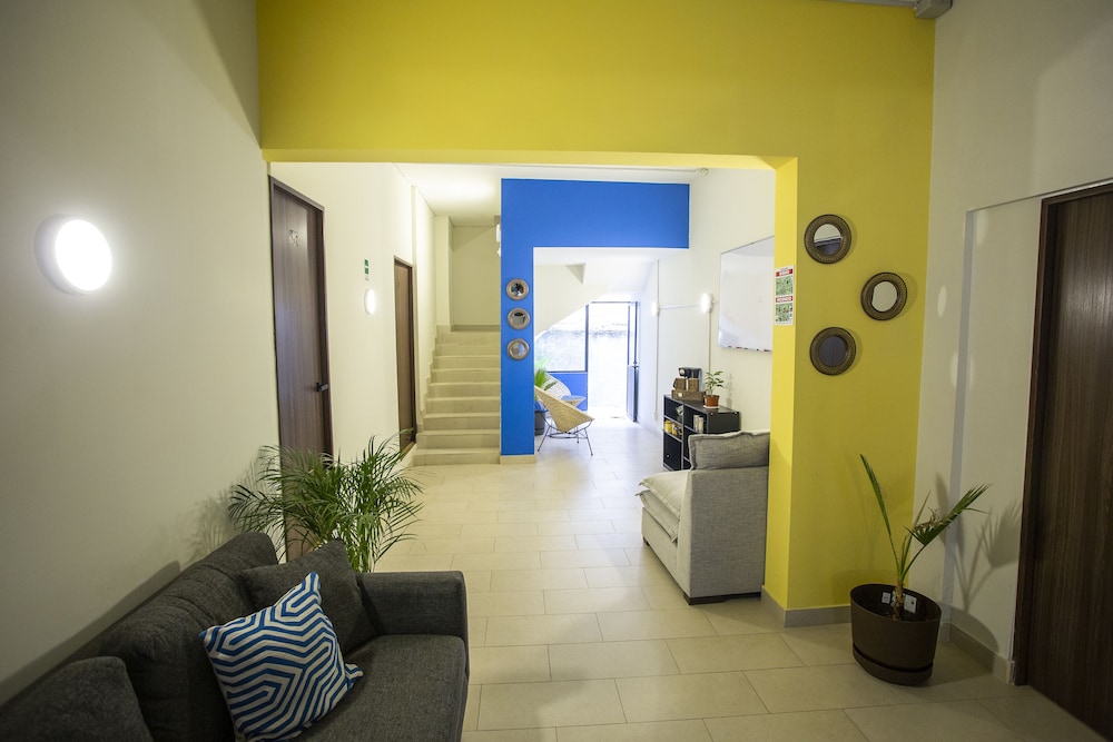 Colmena Hotel CDMX Tonala lobby photo