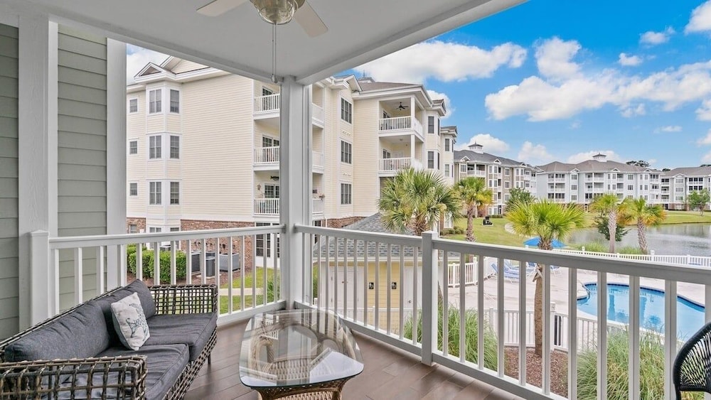 Magnolia Pointe Luster Leaf 4833-202 2 Bedroom Condo