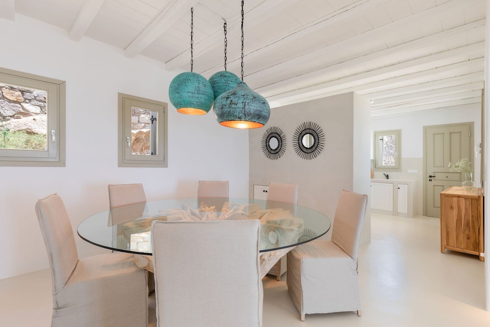 Renovated Luxury Oceanview Villa With Pool in Mykonos