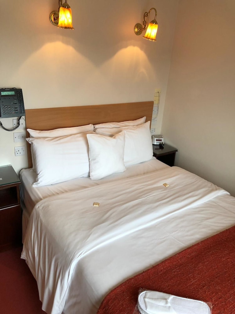 The Leeson Lodge