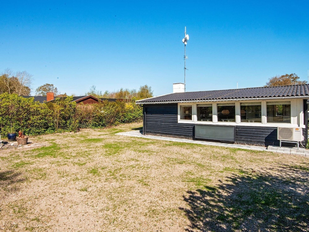 8 Person Holiday Home in Grenaa view 3