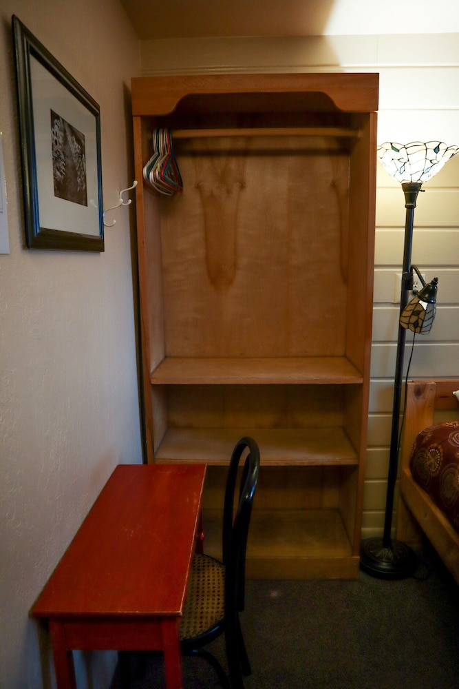 Ashland Vacations - Ashland Commons Hostel - Property Image 35