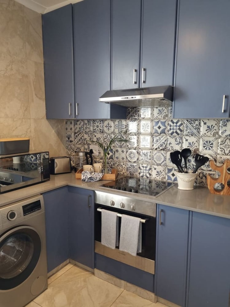Luxurious Sea Point Apartment