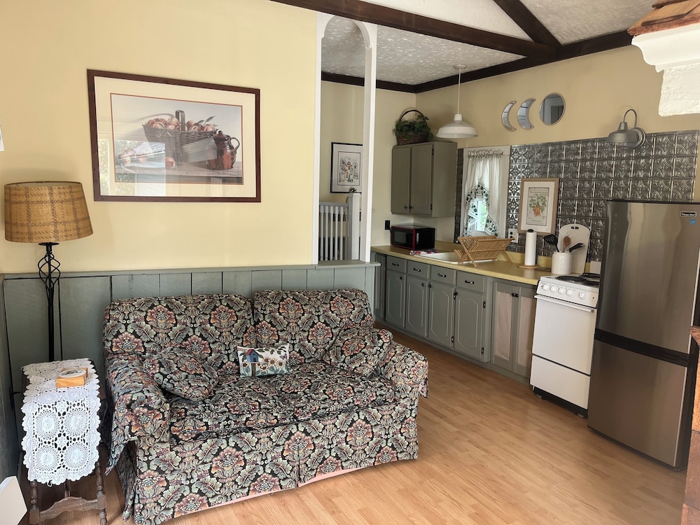 Pressey House Lakeside Bed & Breakfast