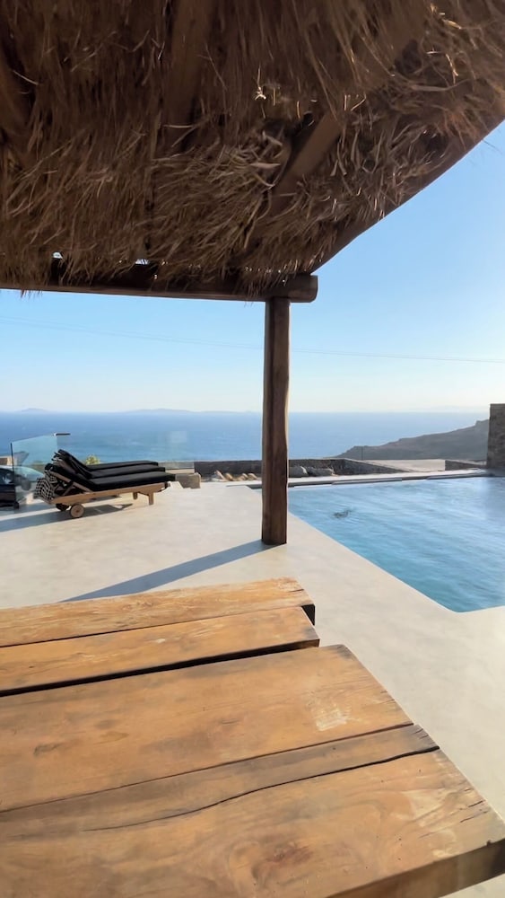 Ria Mar Villas & Suites by Live&Travel