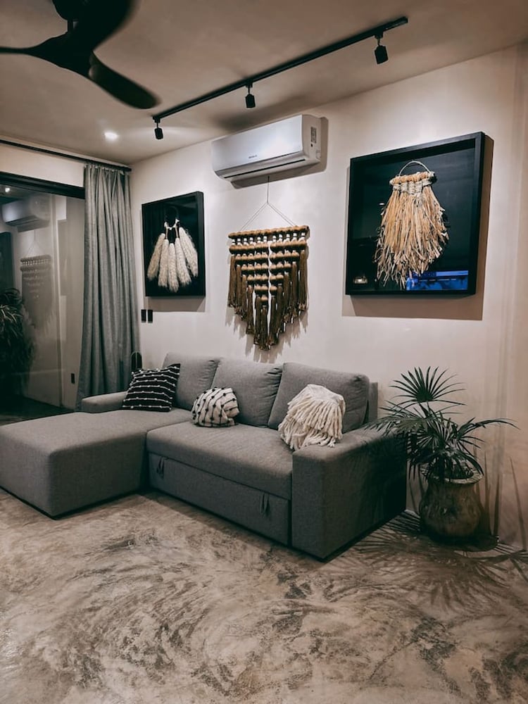 Luxury Penthouse w Jungle Views