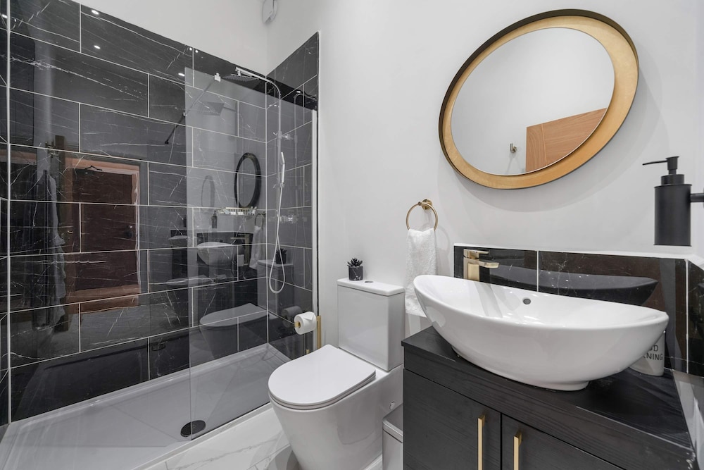 Modern 2 Bedroom Apartment in Notting Hill