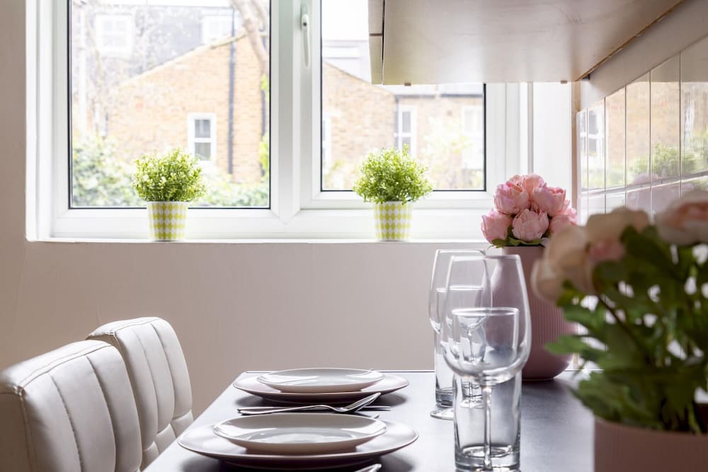 Beautiful 1 Bedroom Apartment With a Garden in Fulham