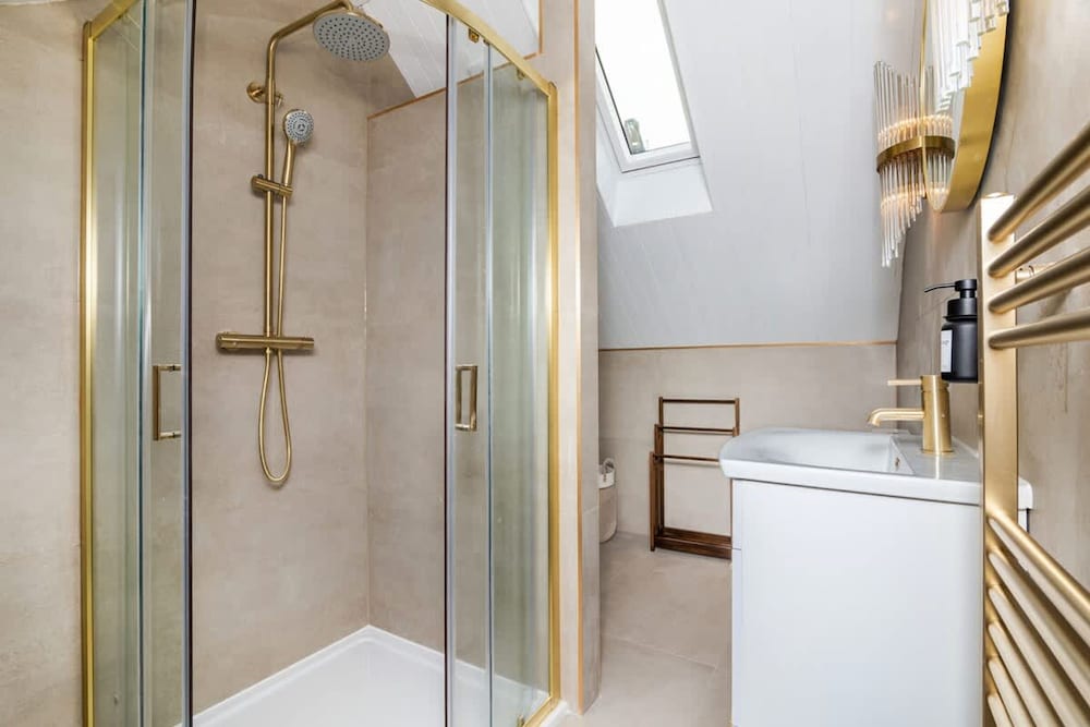 2 Bedroom Cottage-hot Tub-free Parking