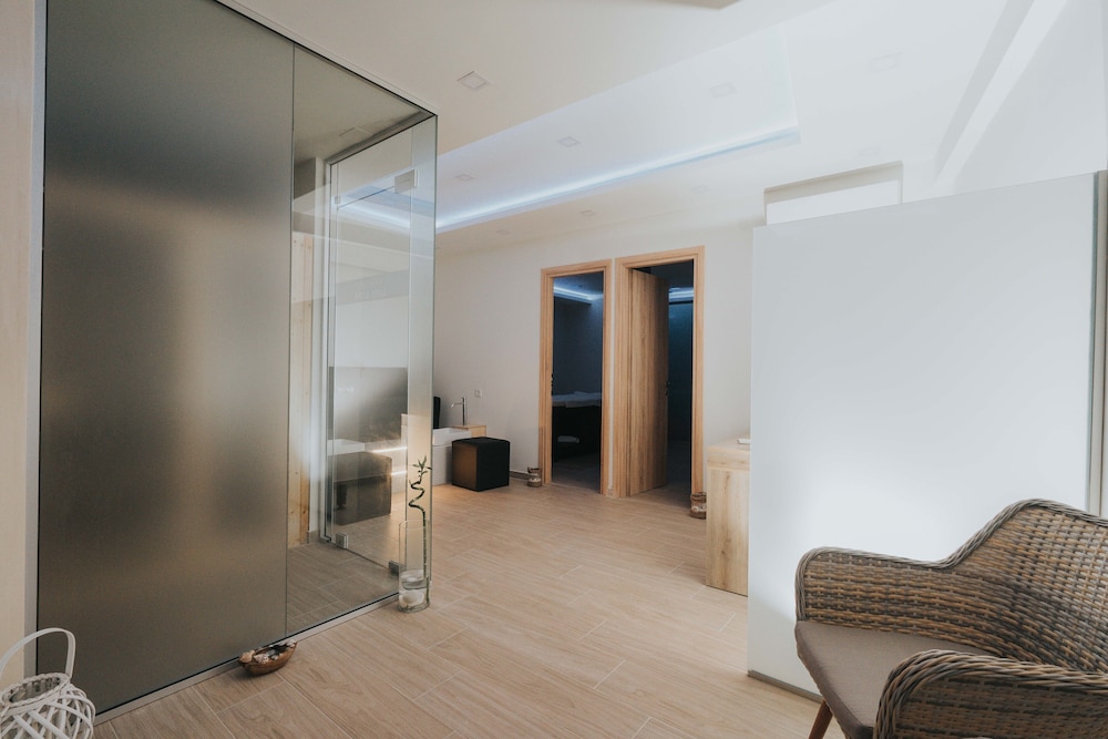 Kahlua Sea View Suites - Adults Only
