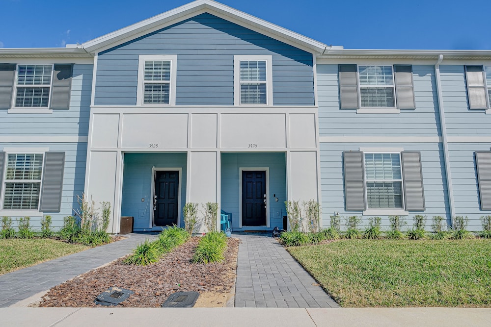 3725pcl-windsor Island Resort 5 Bedroom Townhouse by RedAwning view 2