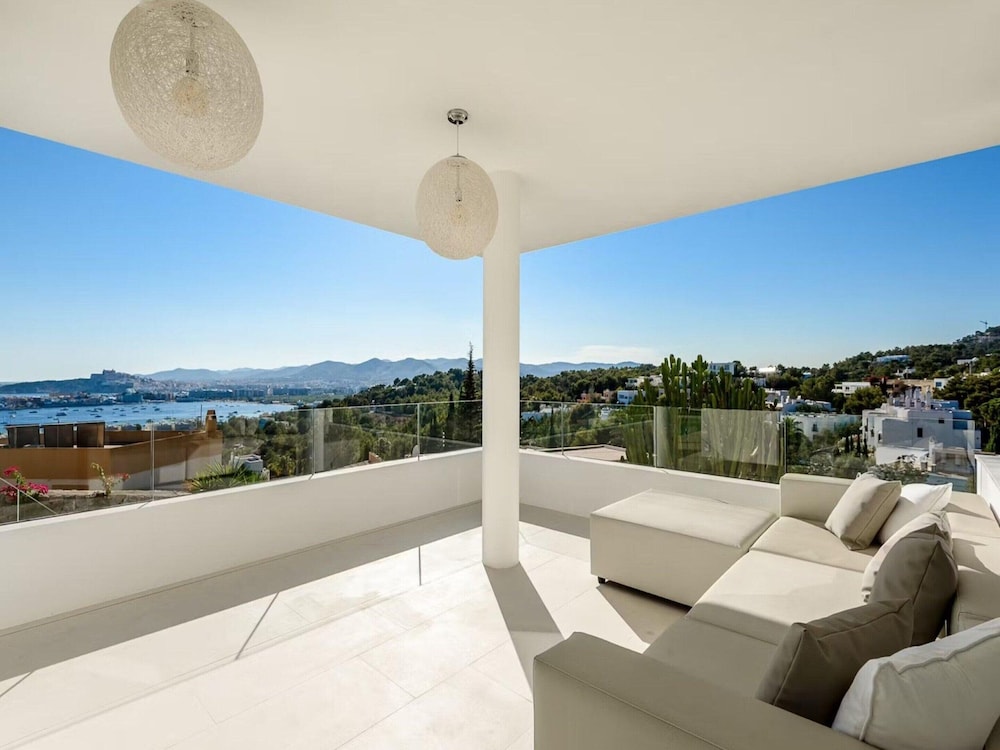 Charming Villa in Delightful Gateway
