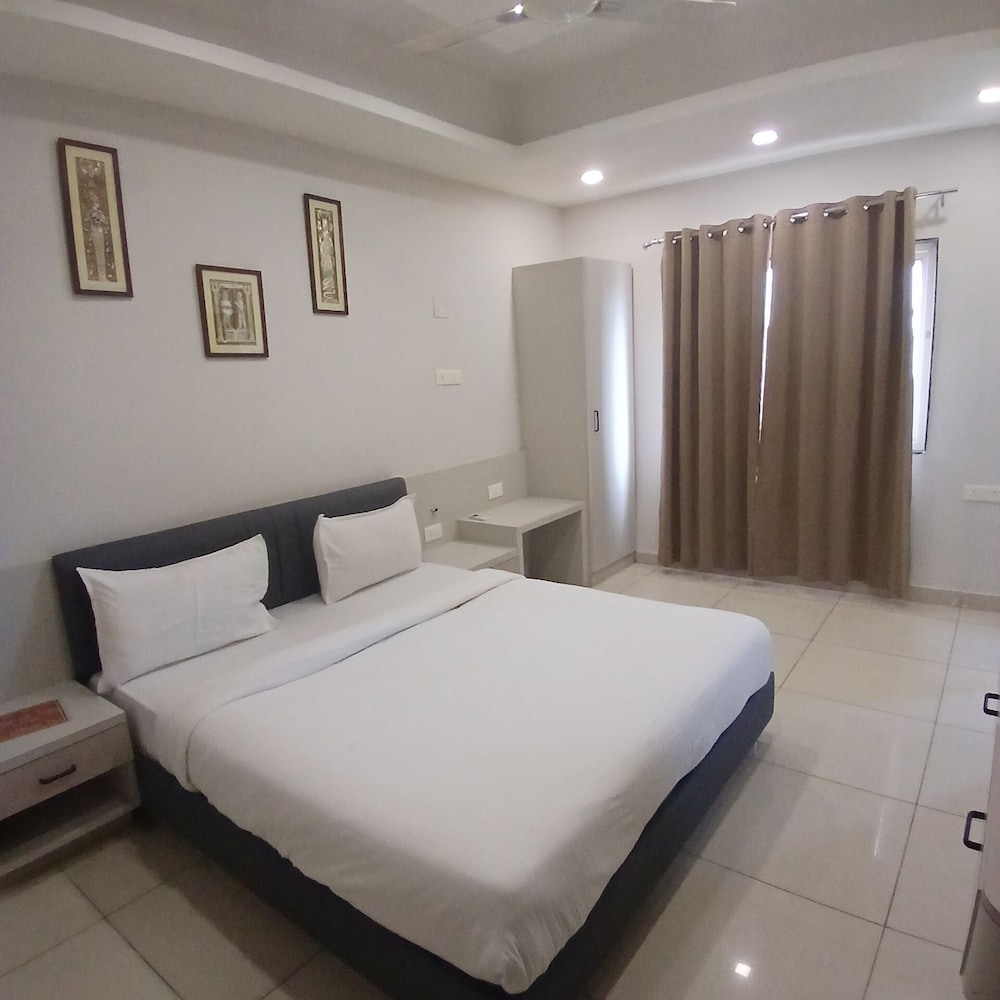Hotel Square 36