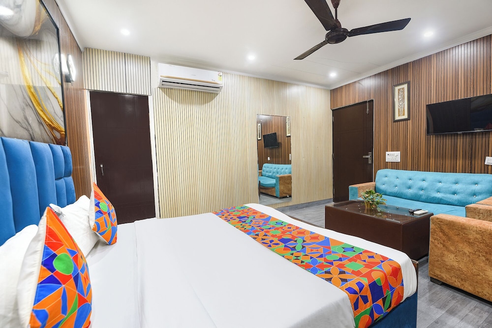 Fabhotel Happy Residency