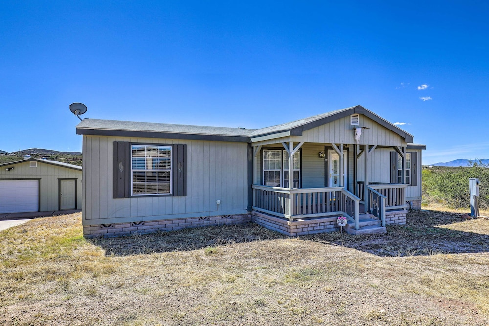 Quiet Tombstone Retreat ~ 3 Mi to Historic Dtwn! view 3