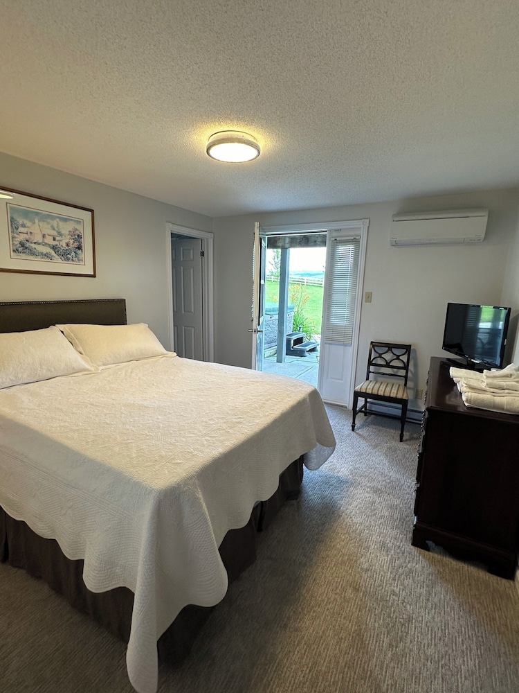 Mountain Ash Farm Country Manor
