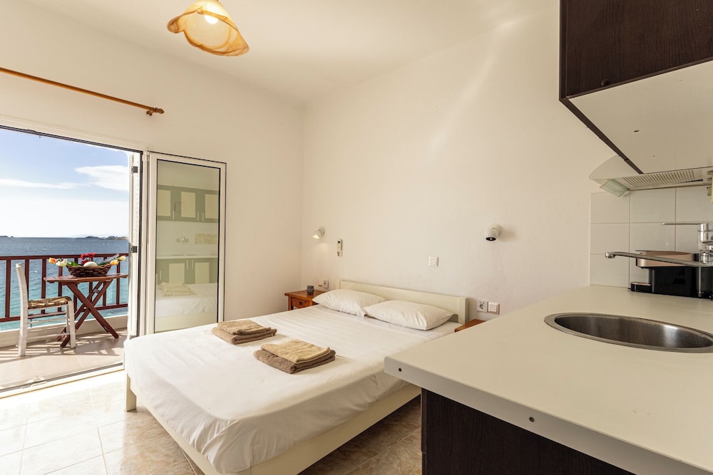 Petalides Apartments photo 2